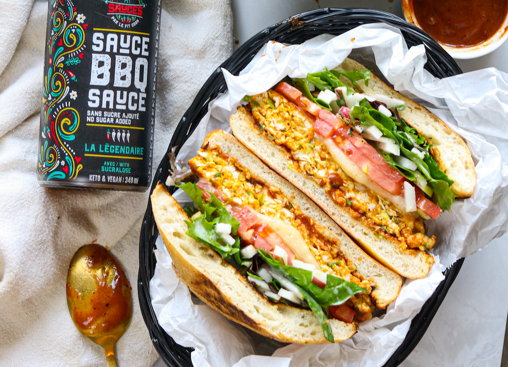 Sandwich de poulet barbecue de bistrot